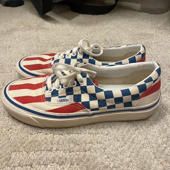 Custom vans - Picture 3 of 4